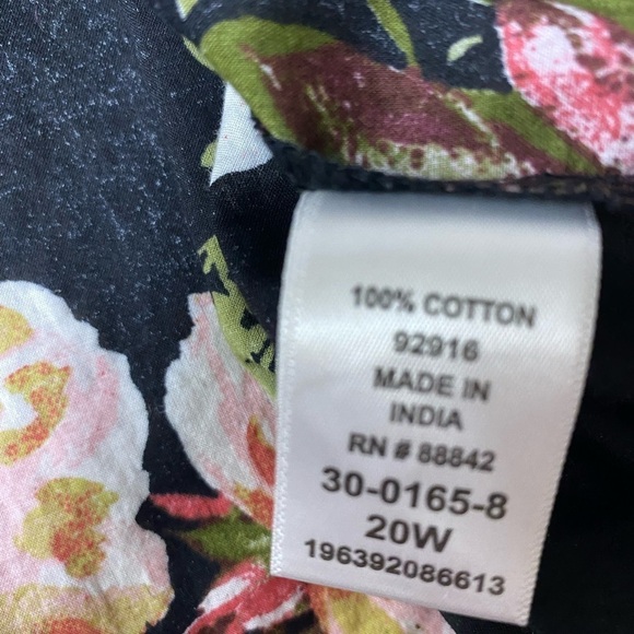 Roamans Black Floral Button Front Pleated Top Plus Size 20W - Picture 6 of 6